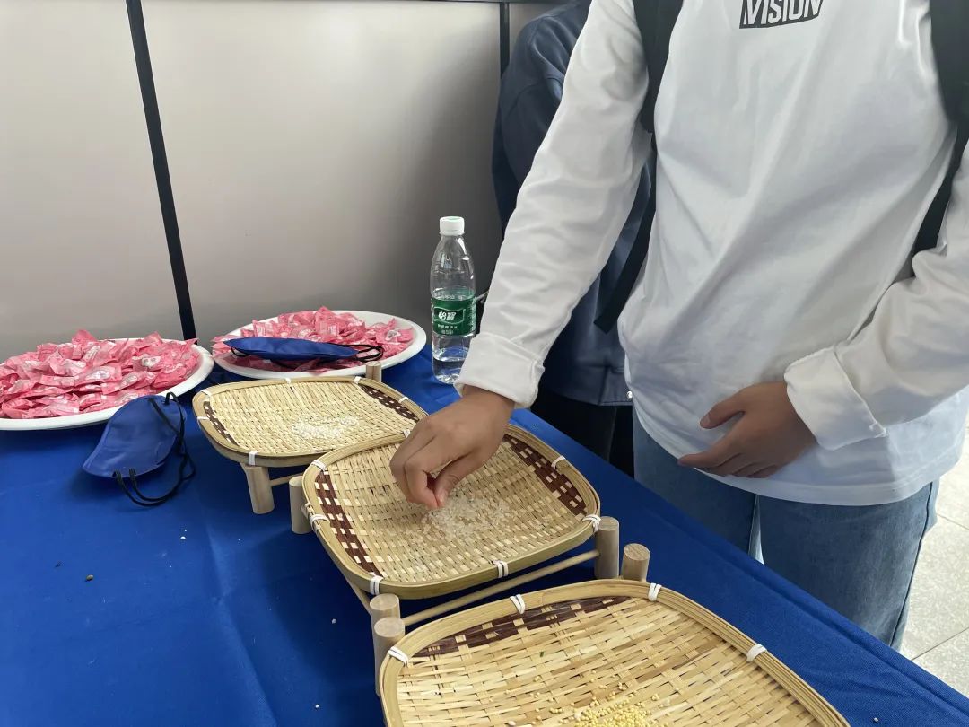 5f65cec9-0bf5-4d2a-8c83-510852f19c74